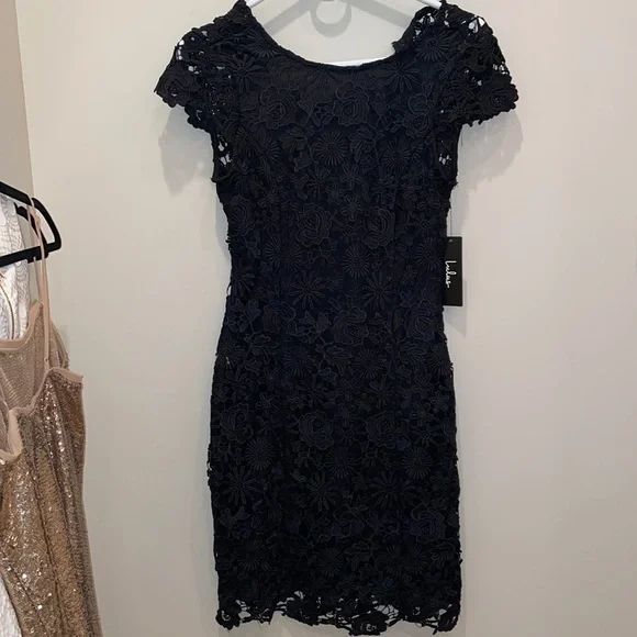 Women’s Black Floral Lulus Dress - Picture 1 of 3